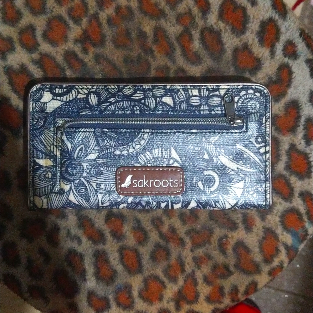 Sakroots slim xl billfold